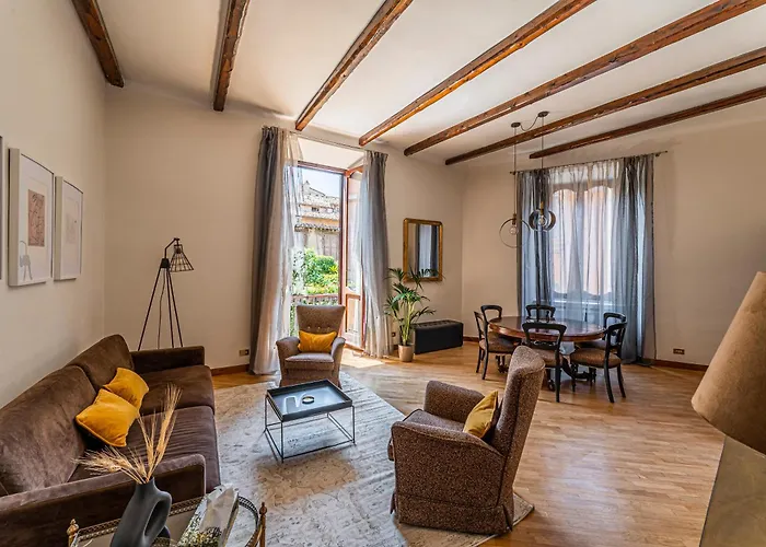 Margana Luxury 3 Bedrooms Amazing Terrace * Rom